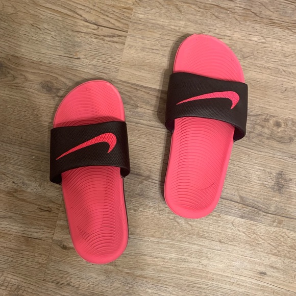 Nike Other - Nike pink slides